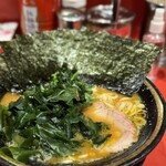 ラーメン 環2家 - 最高の色をしたスープ