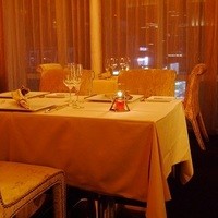 銀座 シェ・トモ - メルヘンチックな店内です