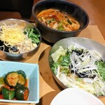 야키니쿠 킝구 이세하라점 - 前菜・サラダとご飯物同時提供ってどうなんだ？