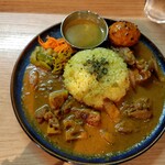 チヒイロスパイスカフェ - 秋の根菜カレー　ごはん小盛り　半熟卵のアチャール