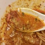 担々麺 ほおずき - 色々な香辛料・調味料が入ってる…