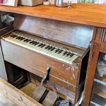 以呂波香辛麺 - ノスタルジックな電子ピアノ。