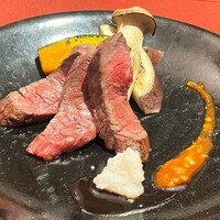 中国料理ベルビュー慶招樓 - 黒毛和牛の三色ソース