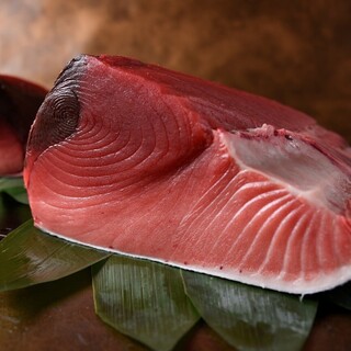 厳選された直送の海鮮食材を、職人の技で様々なお料理にてご提供