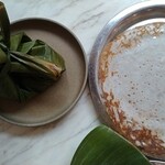 三燈舎 - 海老カレーバナナの葉包み、アッパム　　