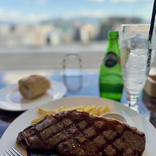 CAFE AUX BACCHANALES_0