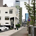 やぶ清 - 店舗前よりいたがき本店を