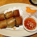 タイ居酒屋 トンタイ - ポーピアトード・揚げ春巻き735円