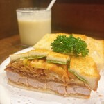 ニューアストリア - 