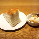 スガハラ - パン & マスカルポーネ + 胡桃 + 蜂蜜