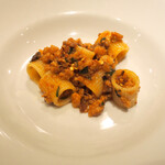 スガハラ - メッツェマニケ いろいろな魚介のラグーソース