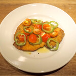 スガハラ - 宮城 黒豚 ミラノ風カツレツ + トマト + ピーマン