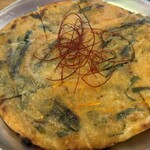 韓兵衛 - ニラチヂミ 825円