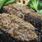 グリル アラベル - ・国産和牛ハンバーグ
            　260g
            　オニオンソース