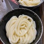 須崎食料品店 - 太麺です