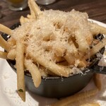 グリルキャピタル東洋亭 ポルタ店 - トリュフ塩チーズポテト
