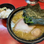 家系総本山 吉村家 - 