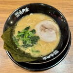 壱角家 - 家系ラーメン(並) 醤油　麺半分