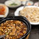 中華料理 菜香菜 - 麻婆豆腐＆五目チャーハン
