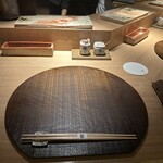 炭割烹 新谷 - 内観