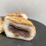 御福堂 - おはぎ（きなこ）のアップ