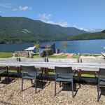 ao LAKESIDE CAFE - この景色ならばこの席もアリですね！