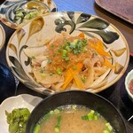 沖縄郷土料理あわもり ゆうなんぎい 名古屋鶴舞店 - 日替わり定食