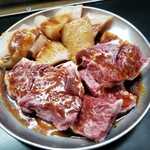 焼肉かつらぎ - ミノ（940円）・ハラミ（1,980円）