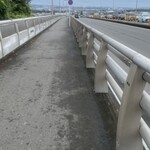 らーめん つの旨 - この上毛大橋を渡って近くにお店があります