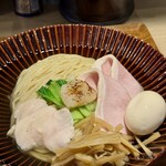 Tokyo Style Noodle ほたて日和 - 昆布水自体に味がついているので、昆布水によく絡めてそのままいただいても、美味しくいただけます♪
