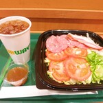 サブウェイ - 料理写真:BLTサラダ880円税込ｗ　アイスティー240円税込ｗ