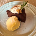 book&cafe Nishi-Tei - 