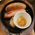 CONA - お肉屋さん自愛の2種BIGソーセージ