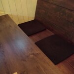 ショコラ工房MANYAMA - こちらのテーブル席に座りました(^^)v