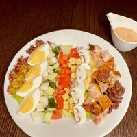 ８種の野菜のコブサラダ