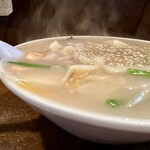 チャイナタウン - なみなみのスープ。