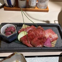 牛刺しと焼肉 仔虎 クリスロード店 - 