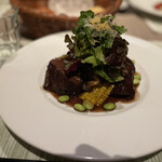 KITCHEN ぬまた - 牛肉のロースト、若鶏の赤ワイン煮&ハンバーグ（側面）