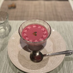 KITCHEN ぬまた - ビーツの冷製スープ
