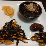 蕎麦倶楽部　佐々木 - 蕎麦練り切り、生ひじきの酢の物、花豆