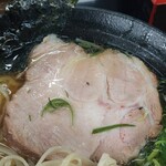 豊中麺哲 - チャーシュー、デカッ