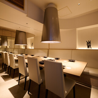 全席ソファー席◎個室は最大12名様まで可能です！接待宴会に♪