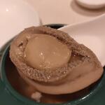 Li Bai Cantonese Restaurant - アワビ