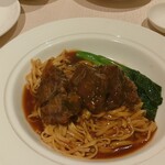 Li Bai Cantonese Restaurant - 和牛頬肉の煮込み入り麺料理　