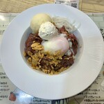 ステーキライスの店 センタービーフ 横浜関内本店 - 名物ステーキライス(Ｍサイズ・ガーリックバターライス) 1,390円＋半熟たまご 150円＋マッシュポテト 200円