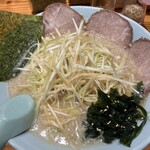 ラーメンショップ◯化  - ネギラーメン950円＋チャーシュー1枚（サービス）