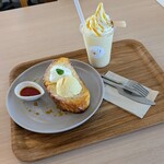 おおみやパンカフェ - フレンチトースト（アイス・生クリーム・カラメルソース）