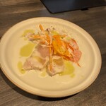 肉とワインのイタリアン酒場more - たことサーモンとびんちょうかな？