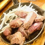 鉄板バル ラグー - イチボのステーキ