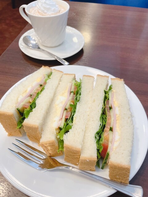 Kissa Shitsu Renoir Roppongi Rapirosu Ten photo 3